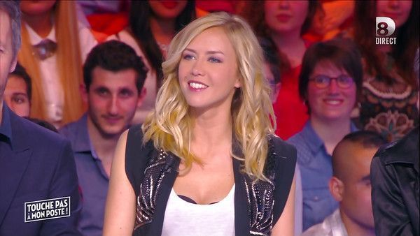 Showing porn images for czech gipsy porn Enora malagre remet sein en place top porn